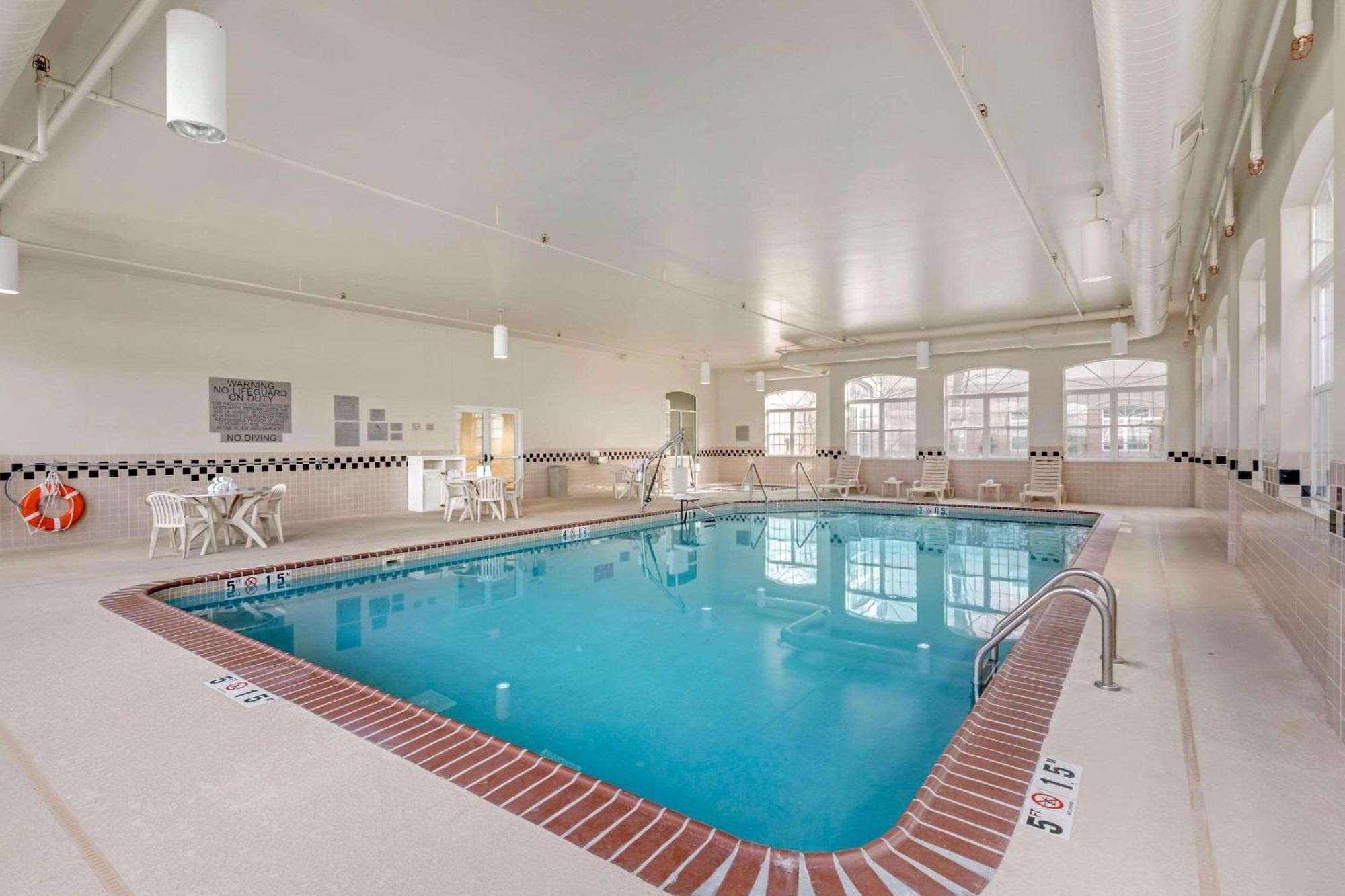 Country Inn & Suites By Radisson, Elk Grove Village-Itasca Eksteriør bilde
